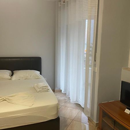 Kokomani Apartment Durrës Exterior foto