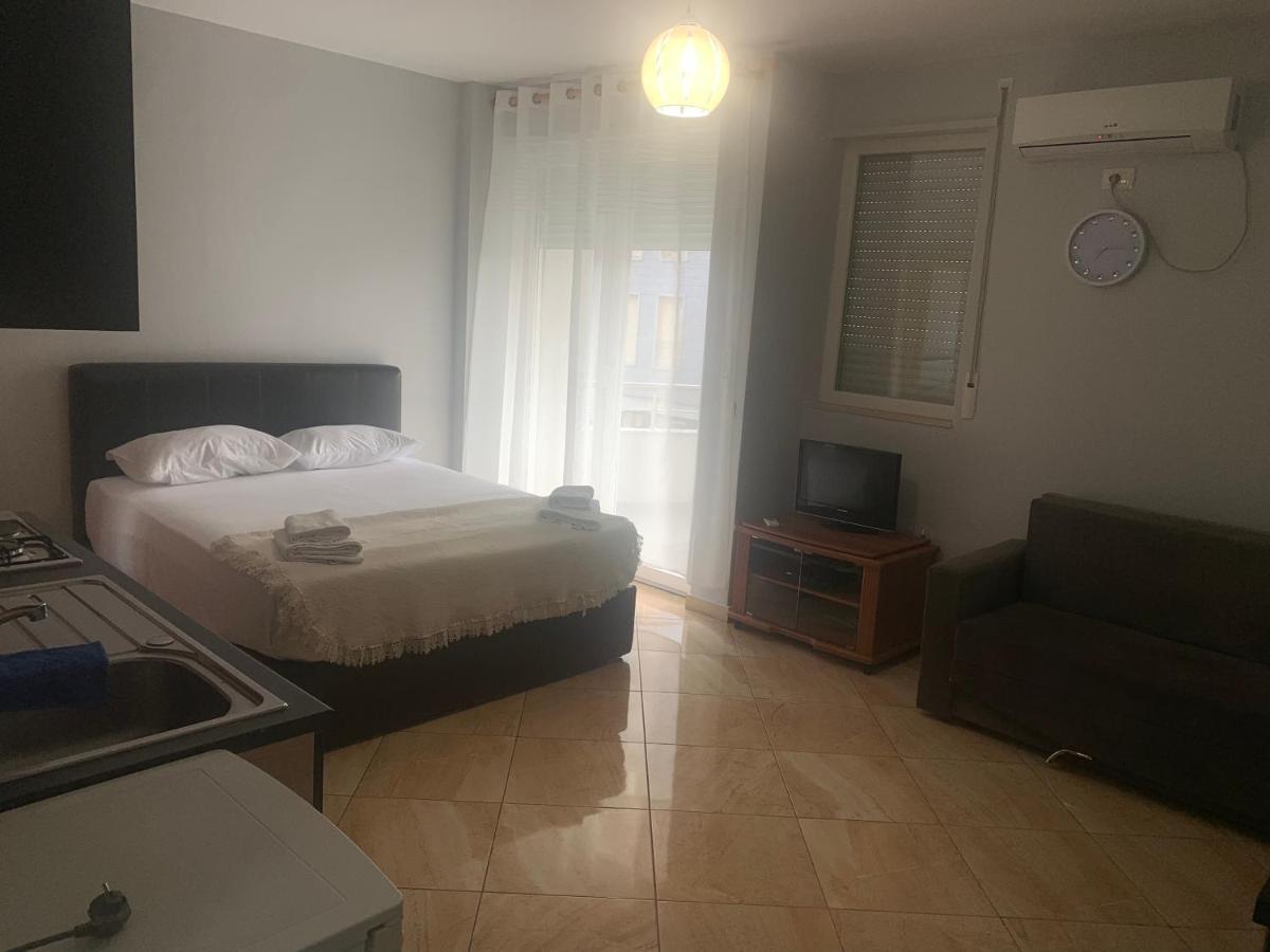 Kokomani Apartment Durrës Exterior foto