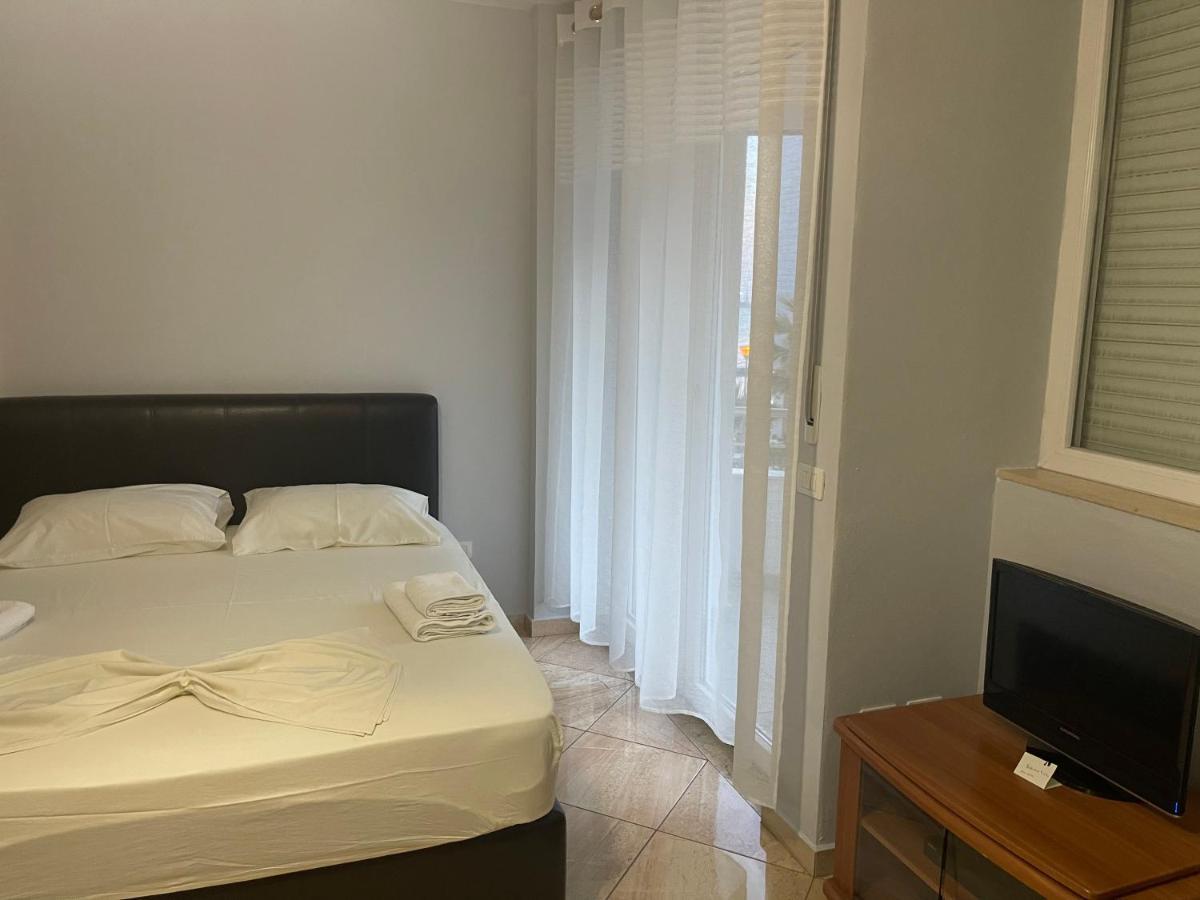 Kokomani Apartment Durrës Exterior foto